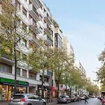 Cosy 2 Bedroom Apartment Near The Eiffel Tower